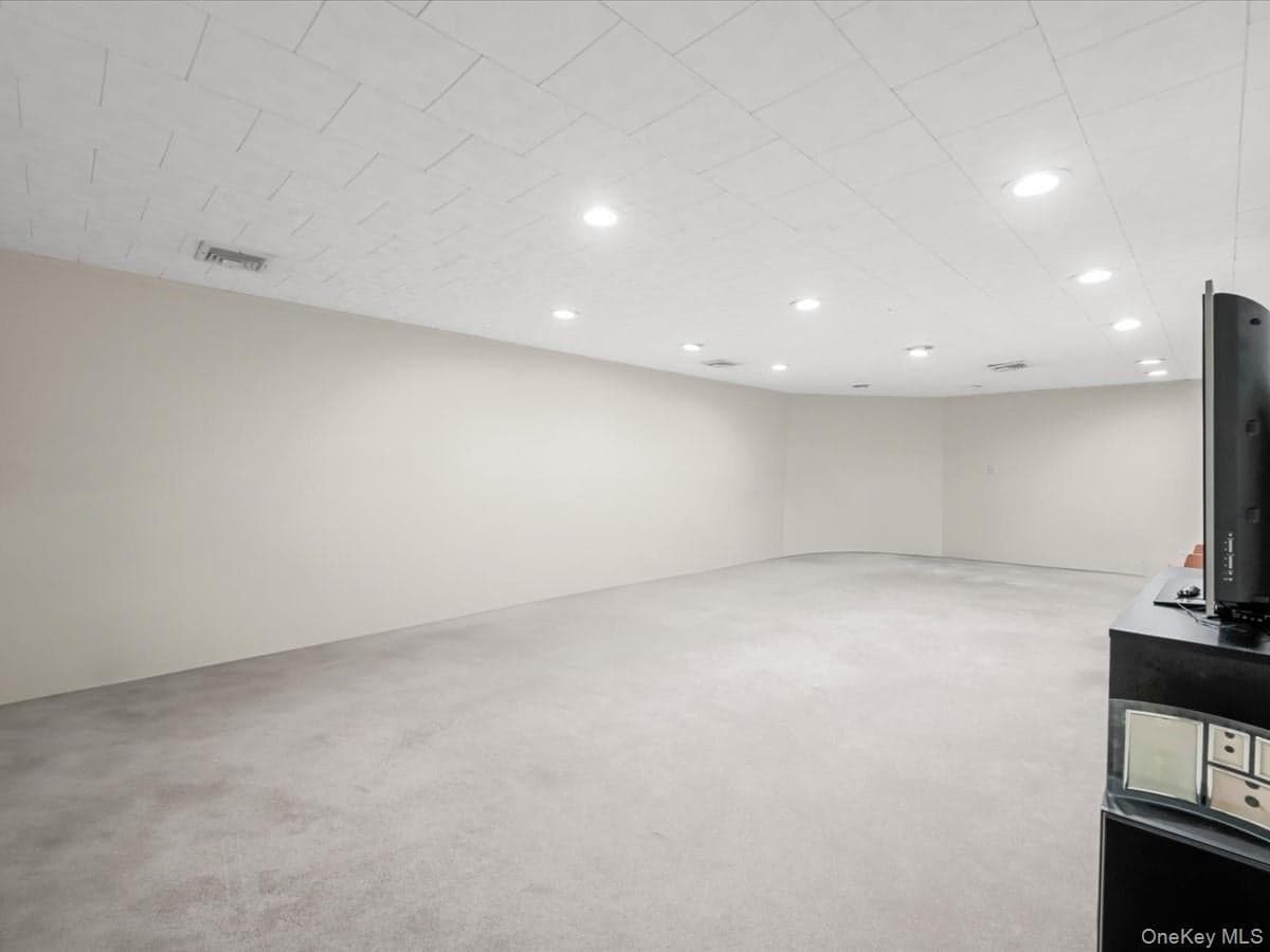 34 Windsor Gate Drive thumbnail 22