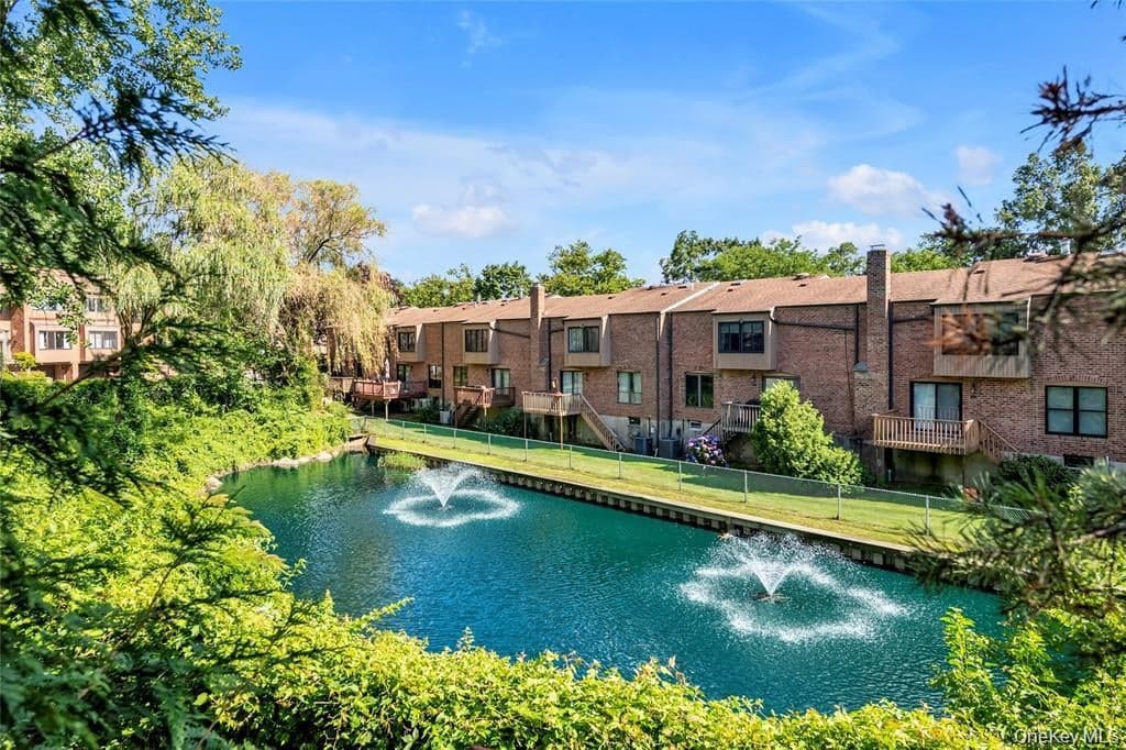 34 Windsor Gate Drive thumbnail 26
