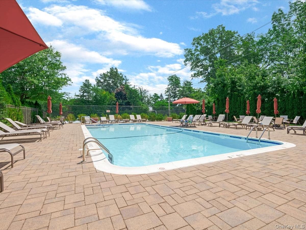 34 Windsor Gate Drive thumbnail 24