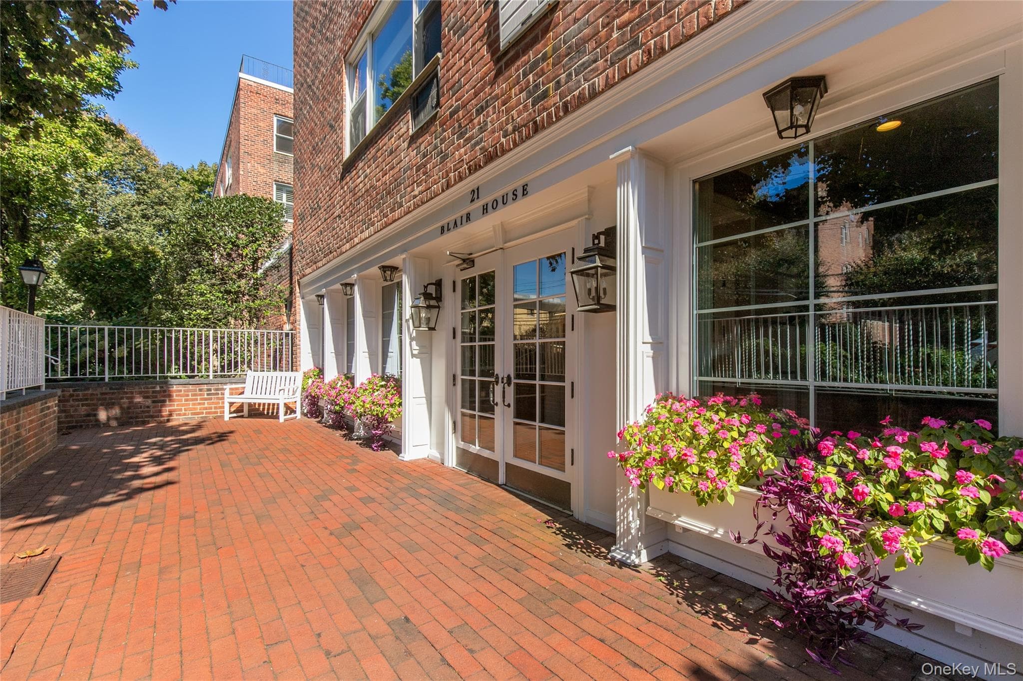 21 Chapel Place Chapel Place Unit: 3J, Great Neck