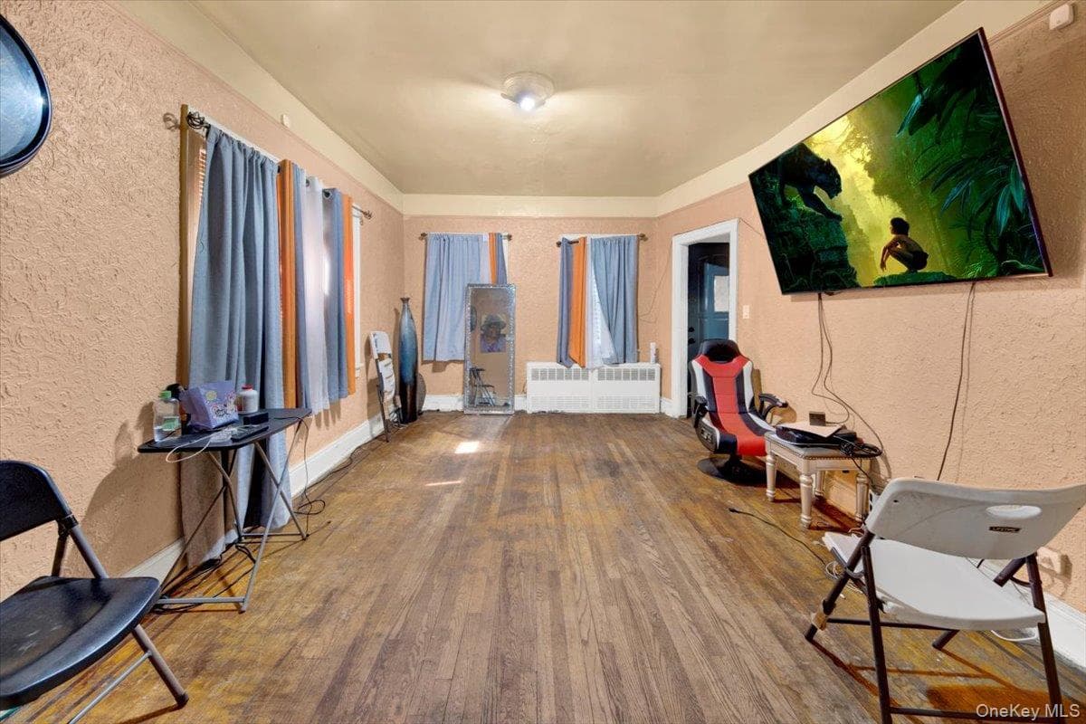 4122 Wickham Avenue thumbnail 3