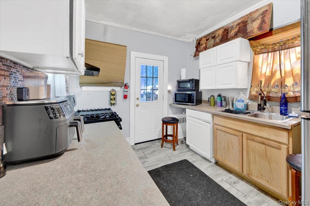 4122 Wickham Avenue thumbnail 7