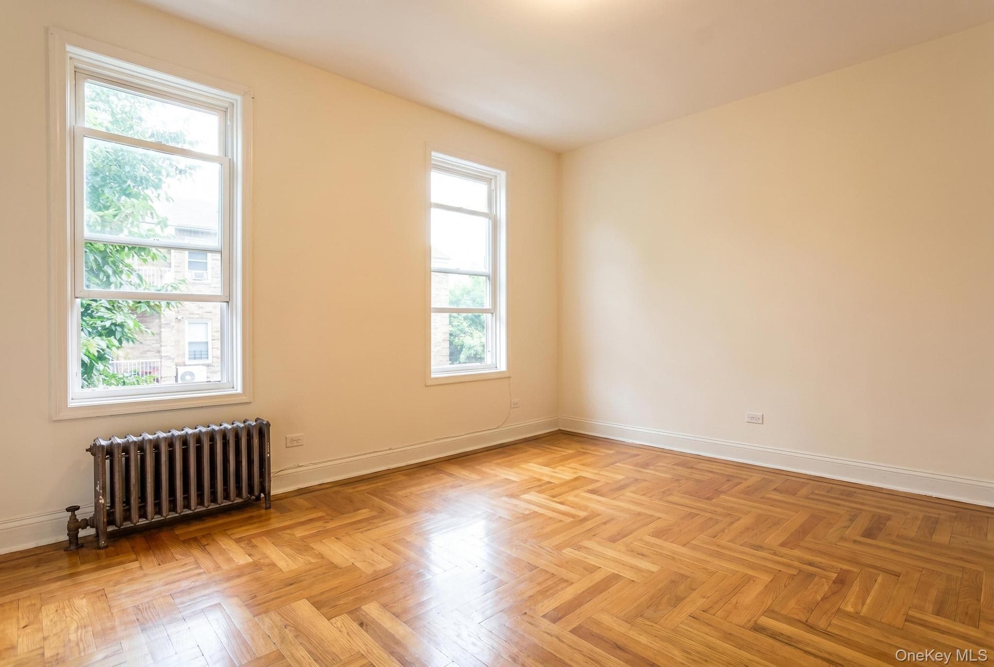 2395 E 3rd Street thumbnail 32