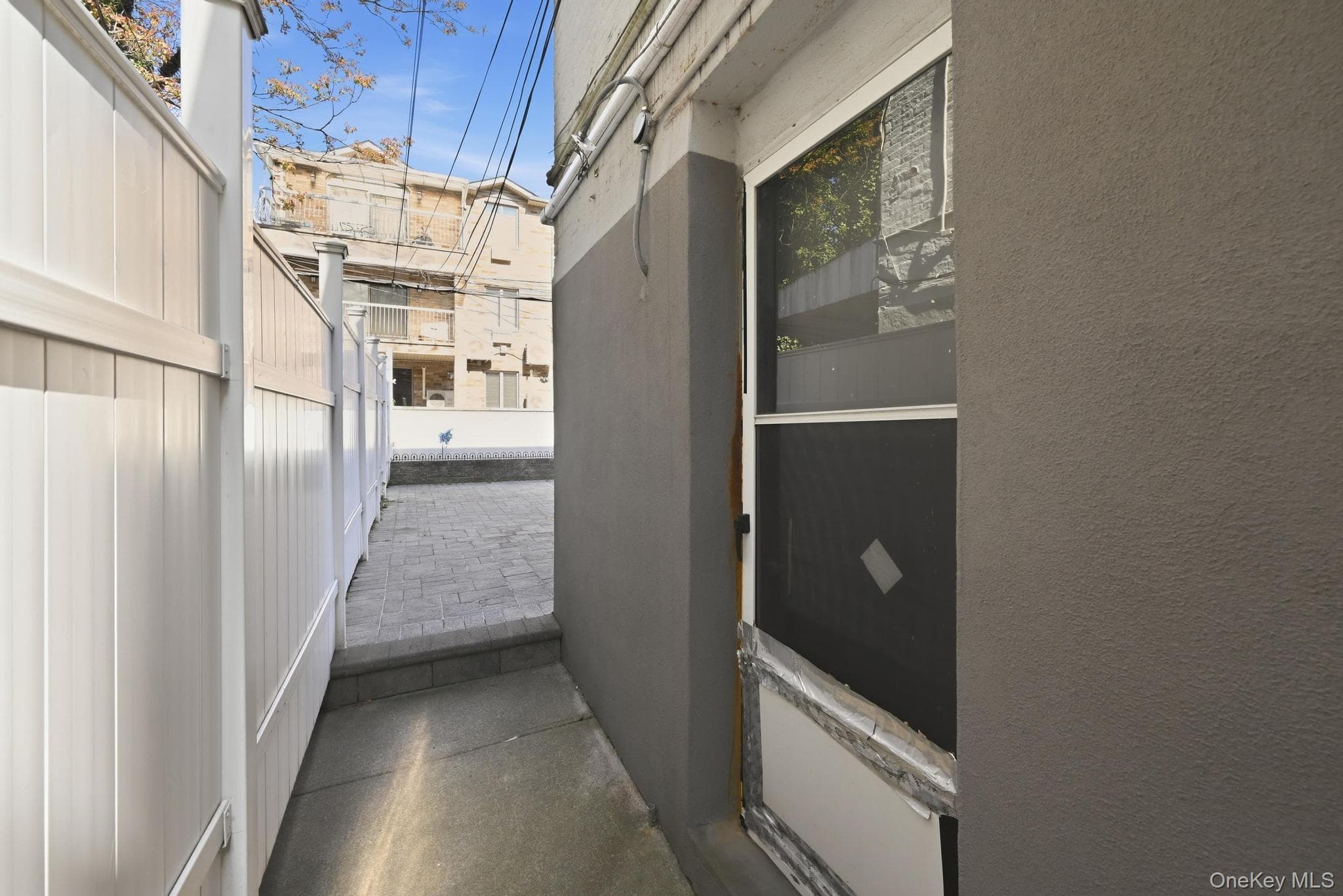 2395 E 3rd Street thumbnail 5