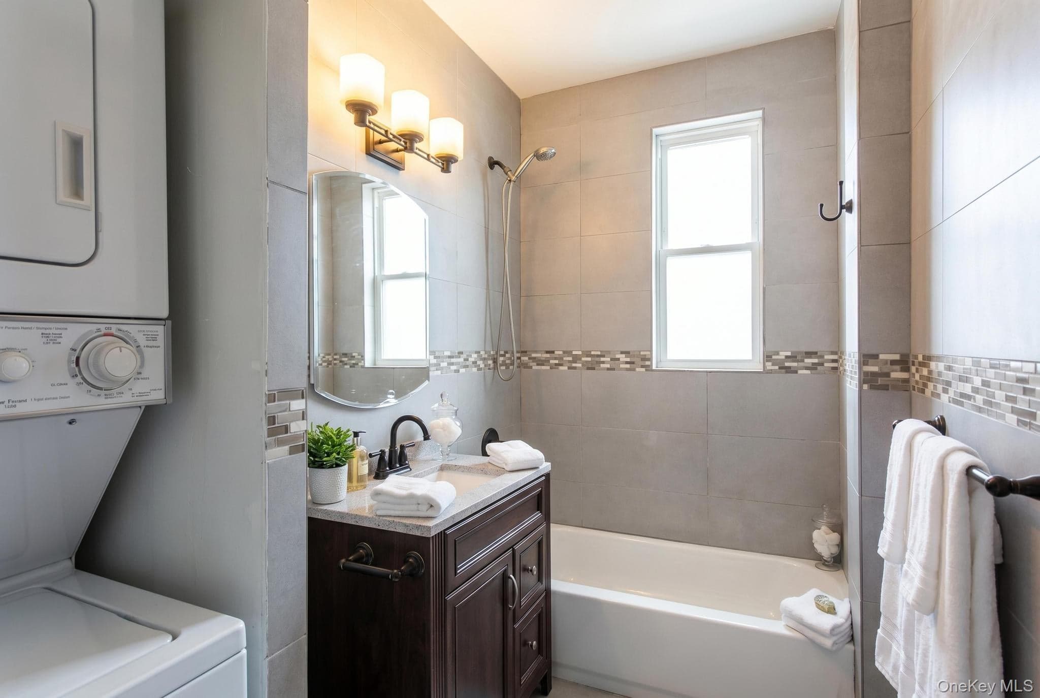 2395 E 3rd Street thumbnail 34