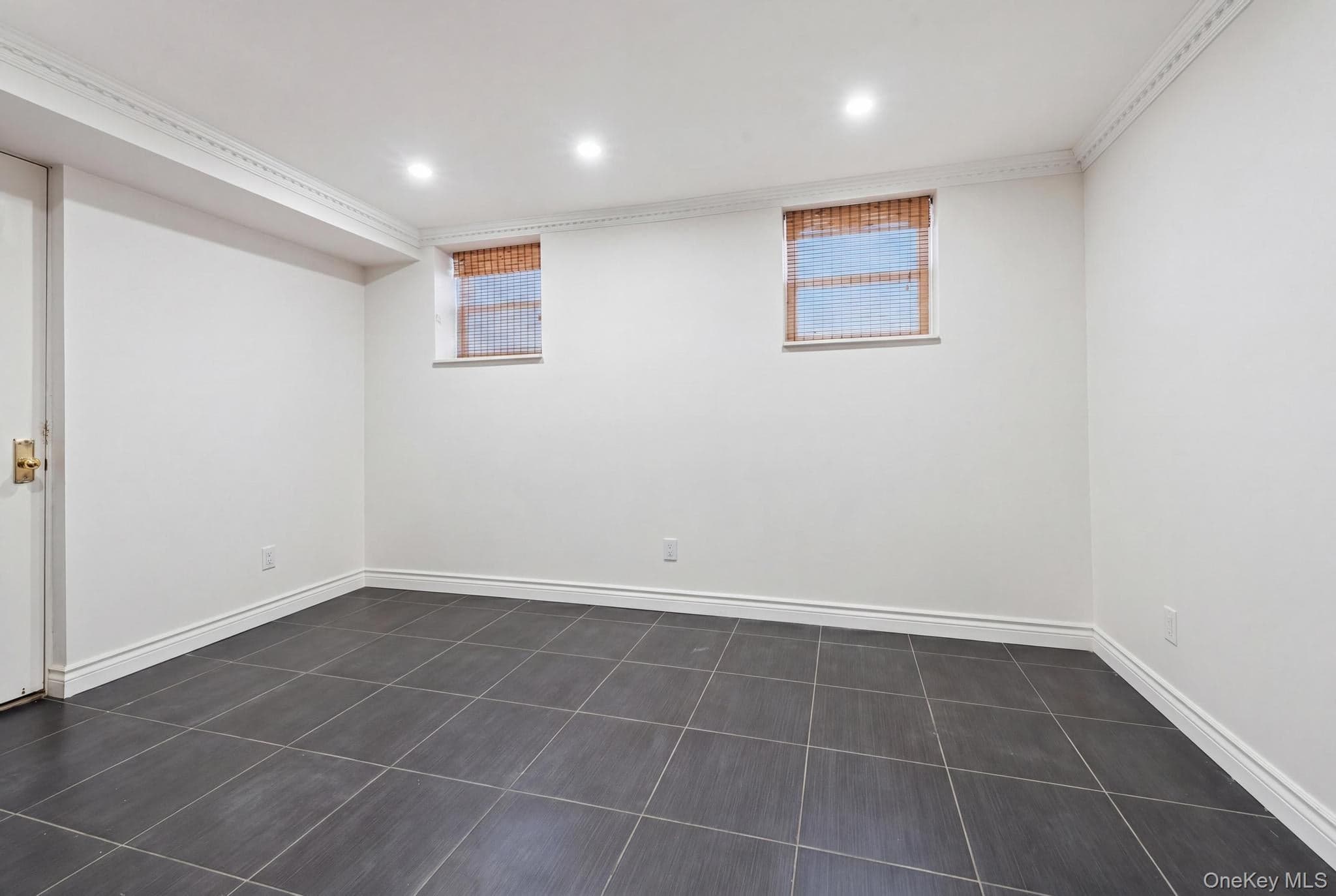2395 E 3rd Street thumbnail 19