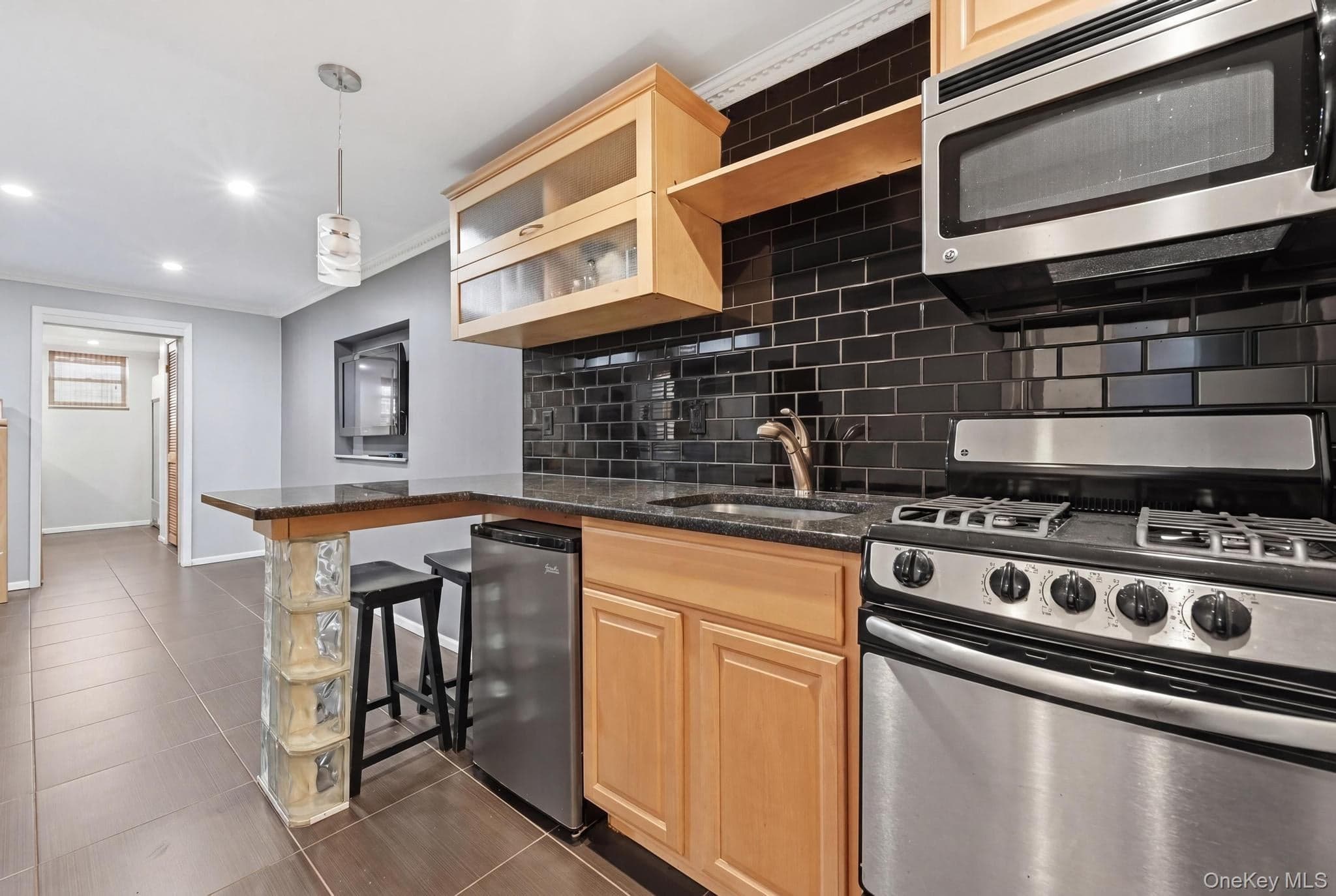 2395 E 3rd Street thumbnail 16