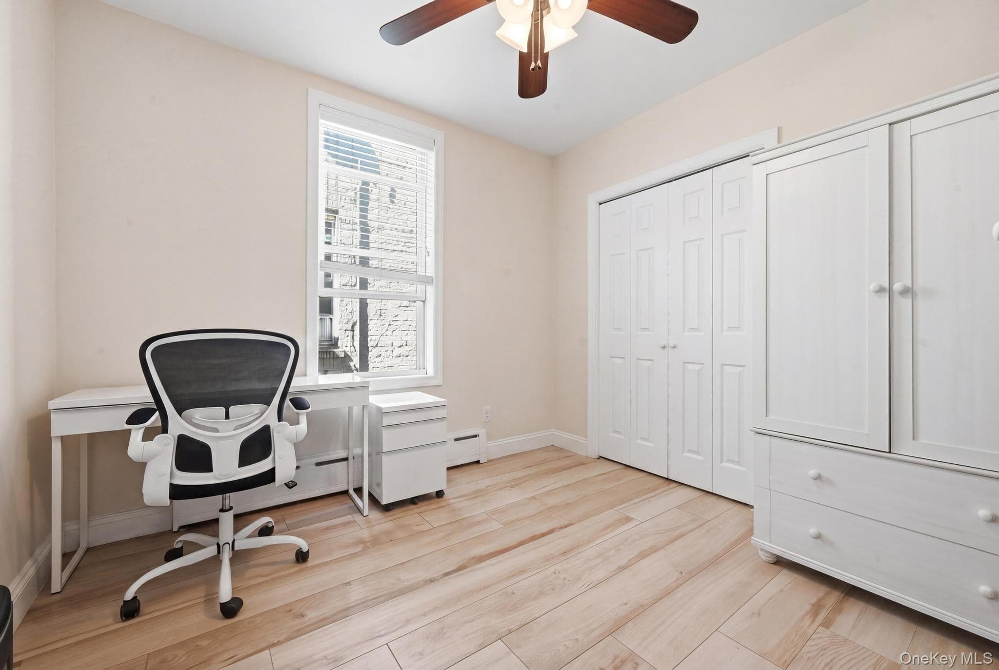 2395 E 3rd Street thumbnail 13