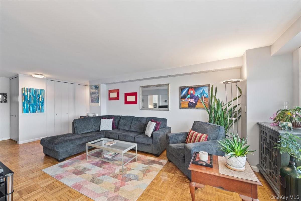 3671 Hudson Manor Terrace Unit: 14L thumbnail 6