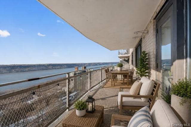 3671 Hudson Manor Terrace Unit: 14L thumbnail 7