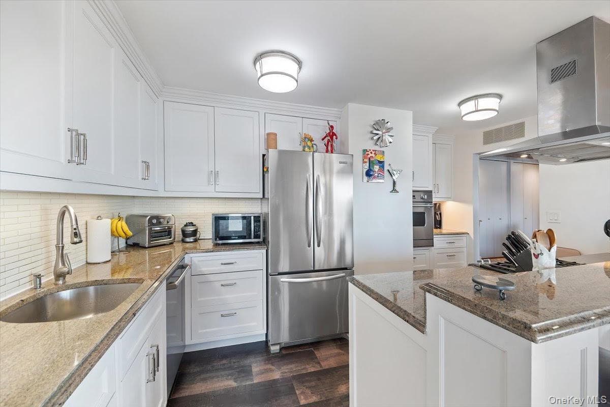 3671 Hudson Manor Terrace Unit: 14L thumbnail 20
