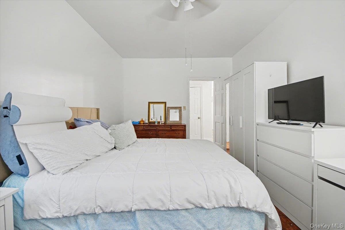 1045 Anderson Avenue Unit: 3D thumbnail 10