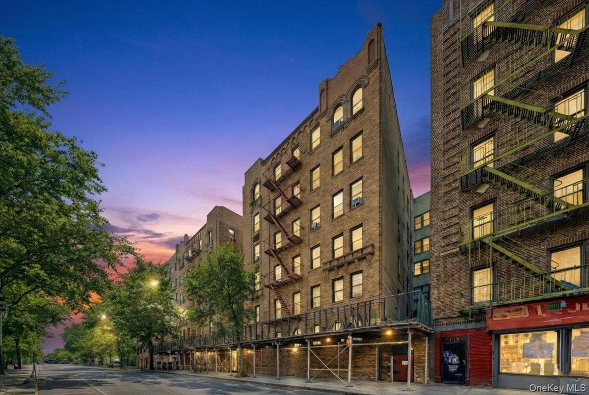 1045 Anderson Avenue Unit: 3D thumbnail 17