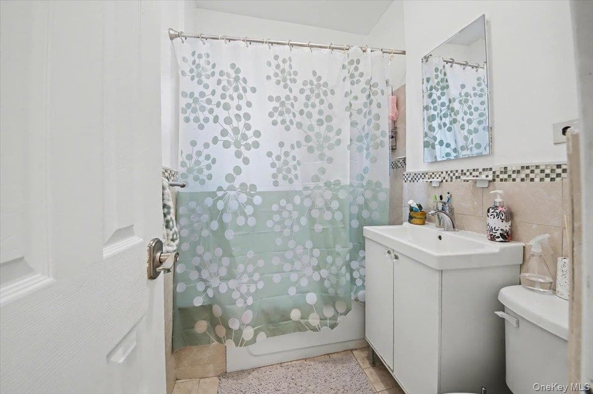 1045 Anderson Avenue Unit: 3D thumbnail 8