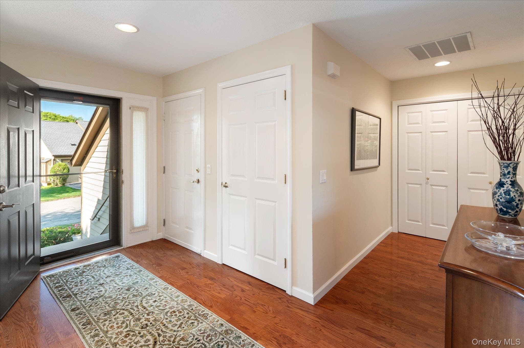 813 Heritage Hills thumbnail 4