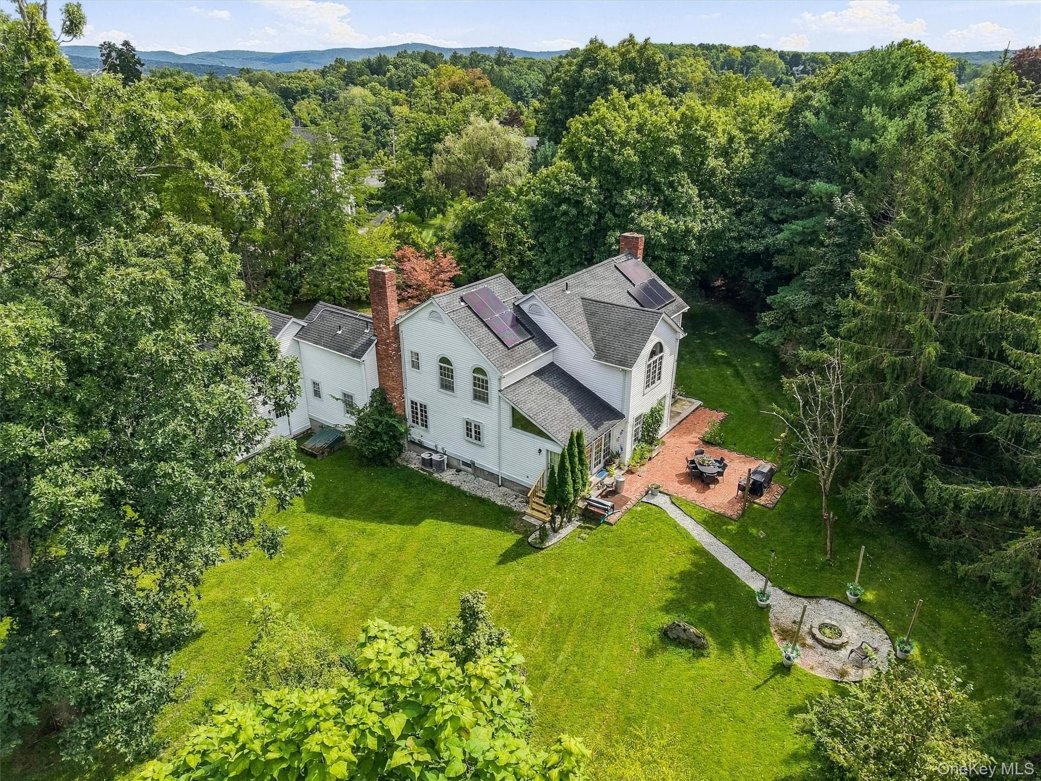 87 Summit Street, Monroe