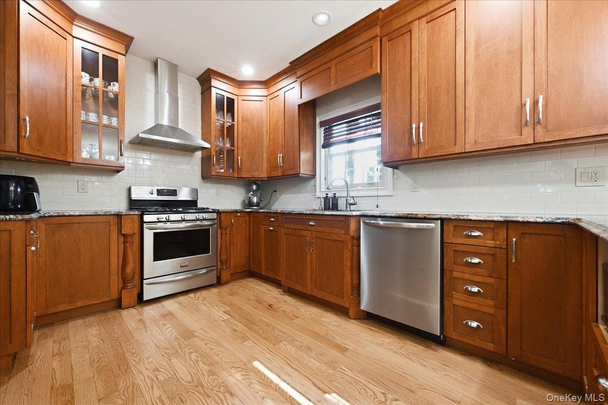 136 Oak Street thumbnail 11