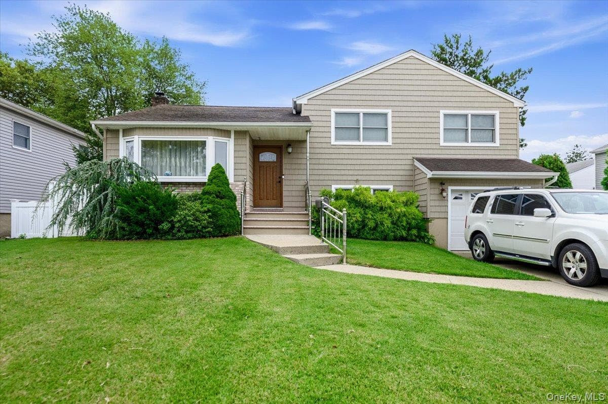 2664 Grayson Drive, East Meadow
