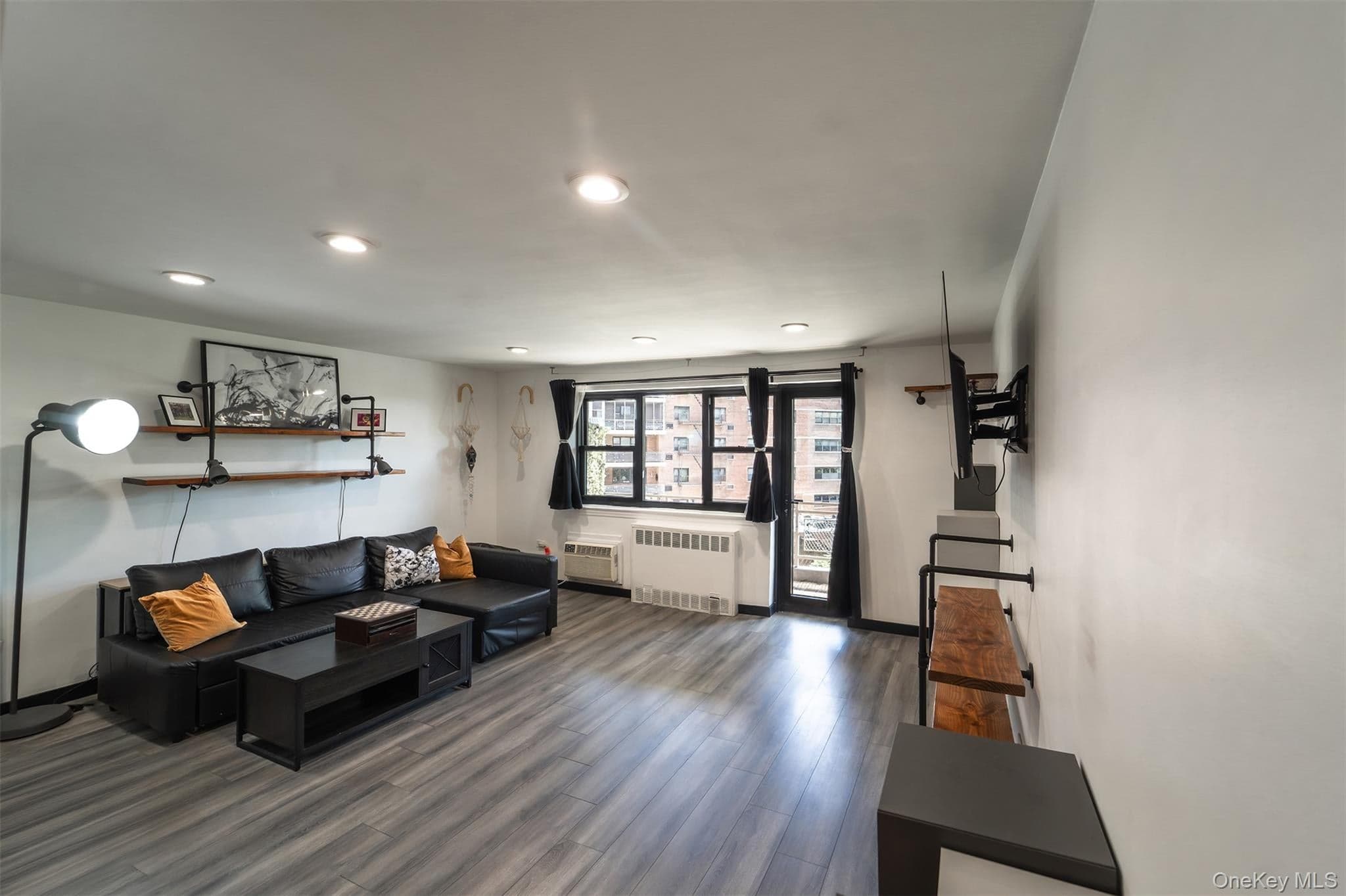 88-29 155th Avenue Unit: 3F thumbnail 2