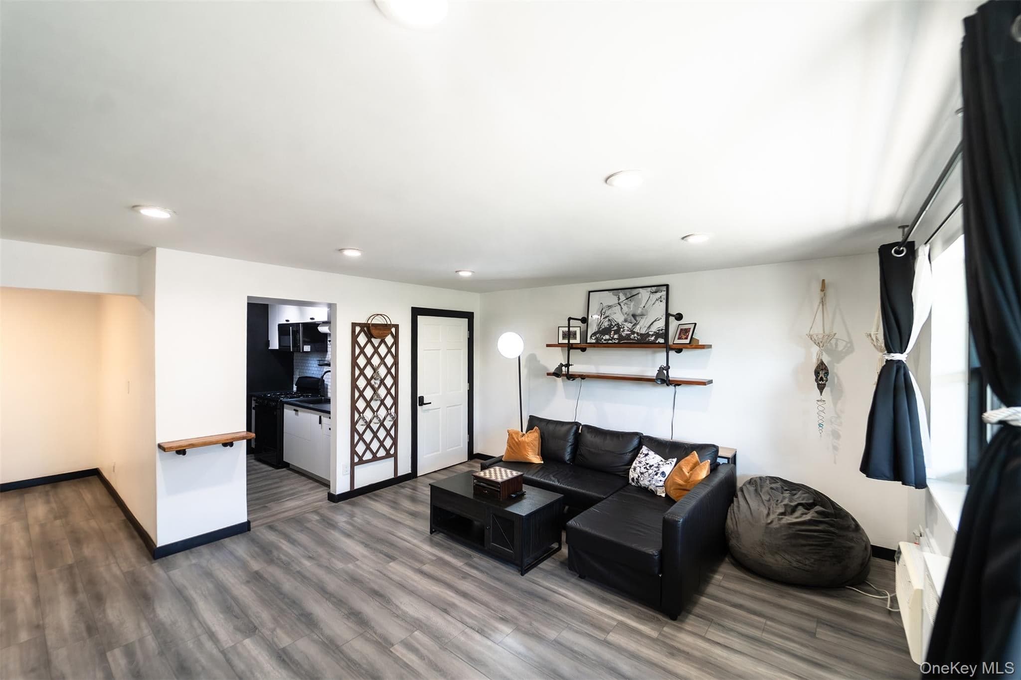 88-29 155th Avenue Unit: 3F thumbnail 4