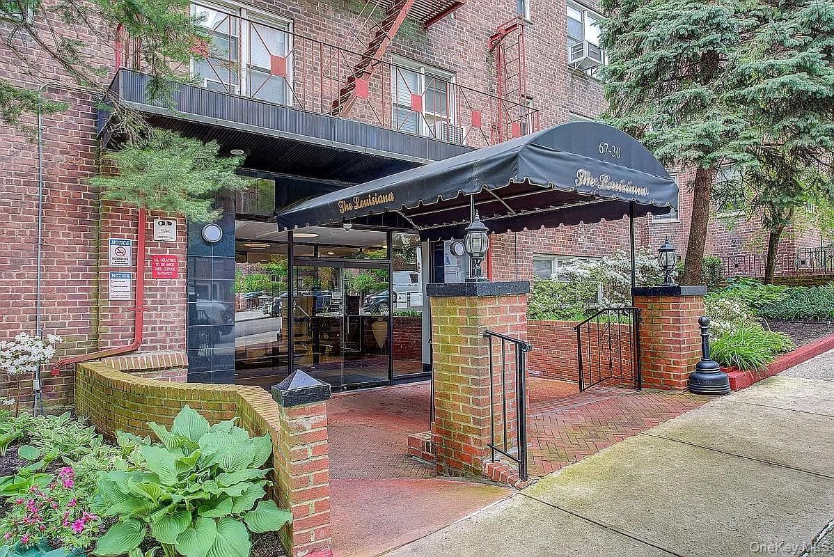 67-30 Clyde Street Unit: 4P, Forest Hills
