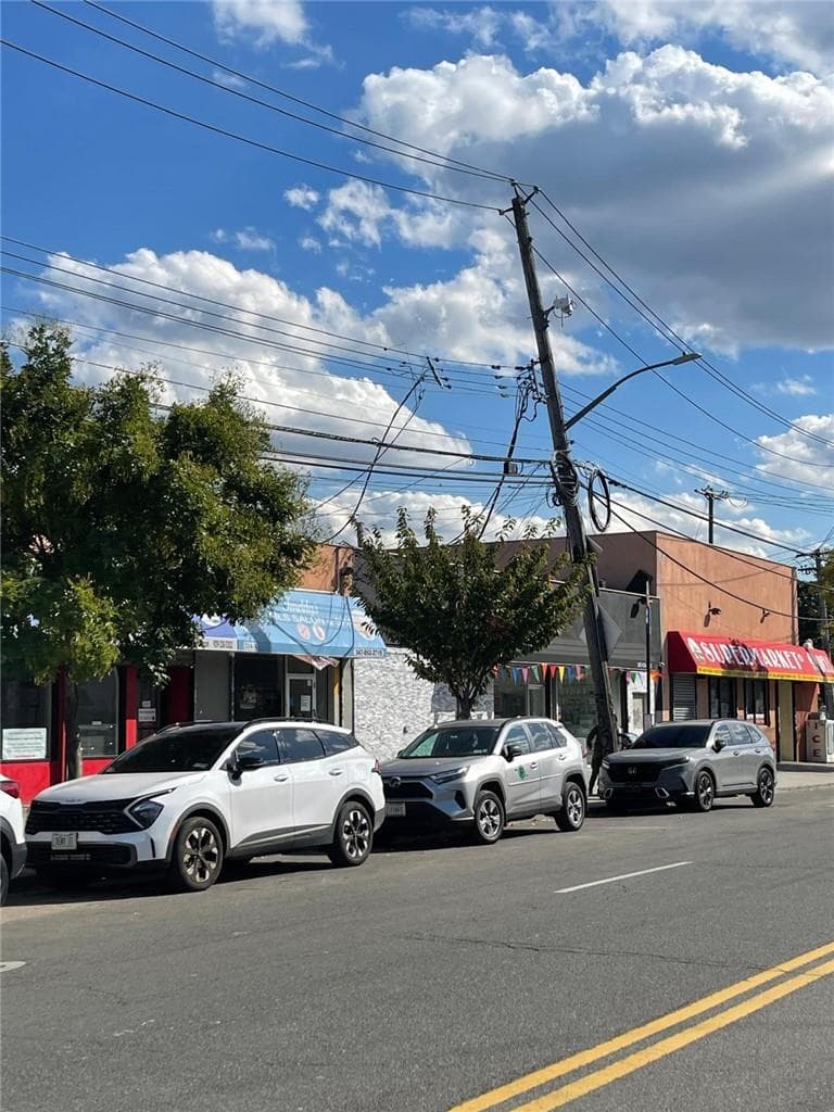 210-214-218-220-226 White Plains Road Rd thumbnail 11
