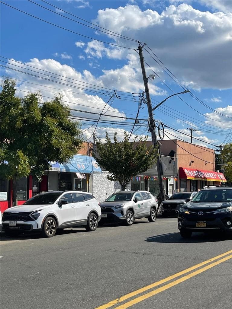 210-214-218-220-226 White Plains Road Rd thumbnail 10