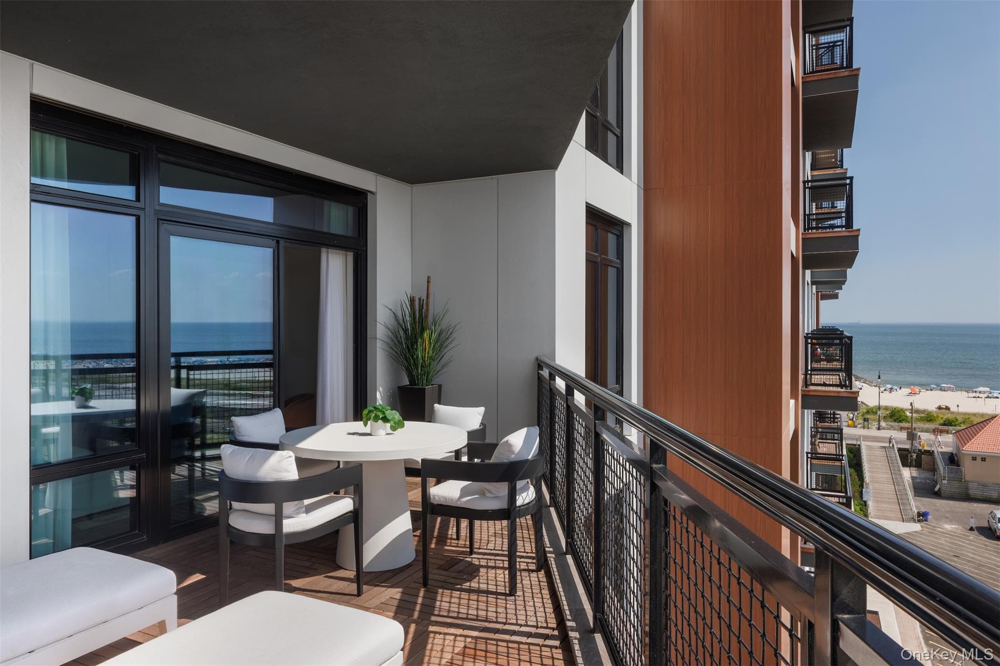 100 Boardwalk Unit: PH8 A thumbnail 6
