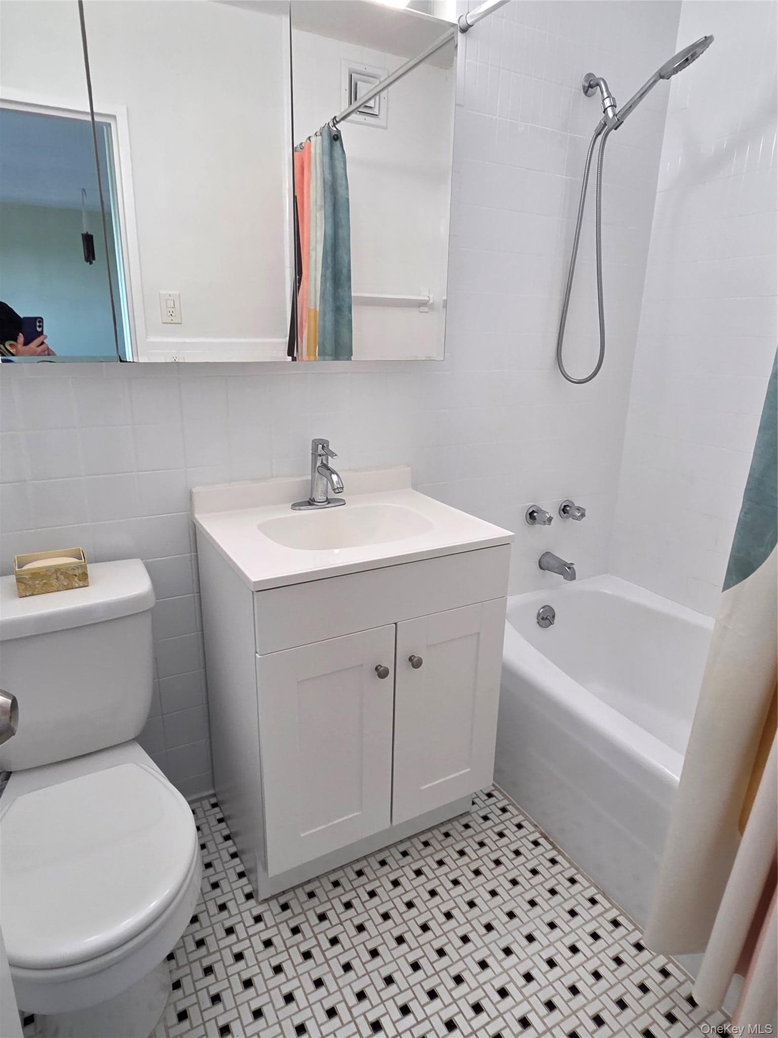 18-15 215th Street Unit: 16 C thumbnail 11