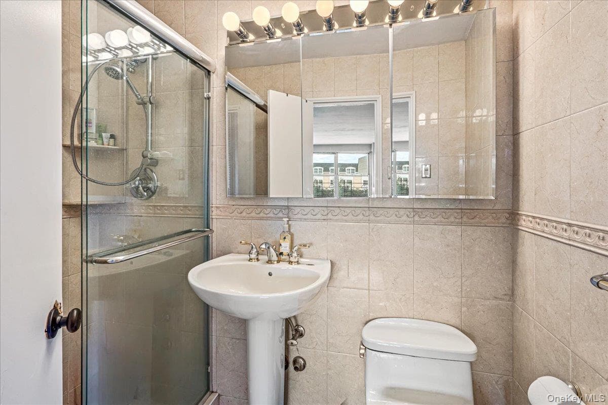 17-85 215th Street Unit: 1P thumbnail 14