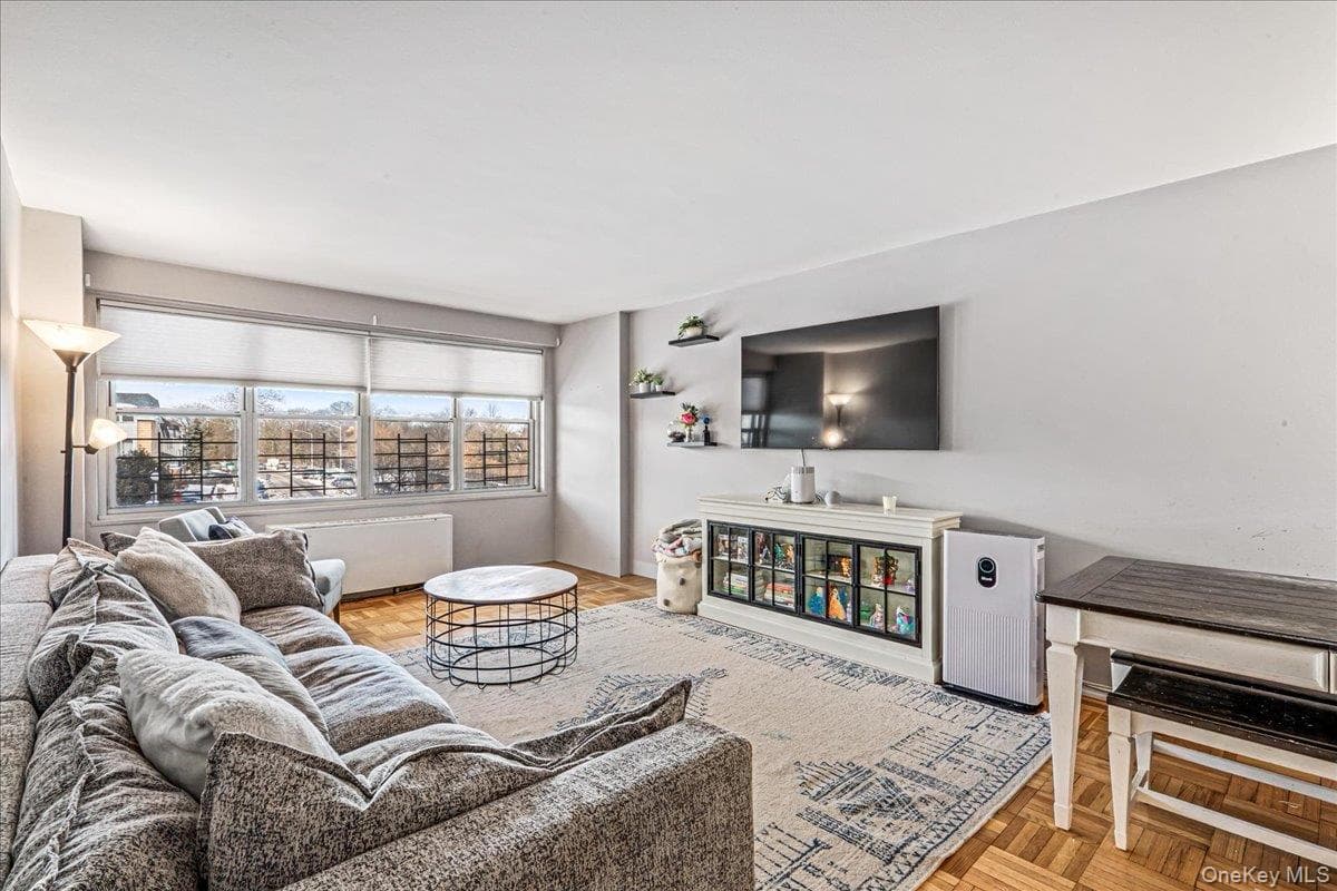 17-85 215th Street Unit: 1P thumbnail 2
