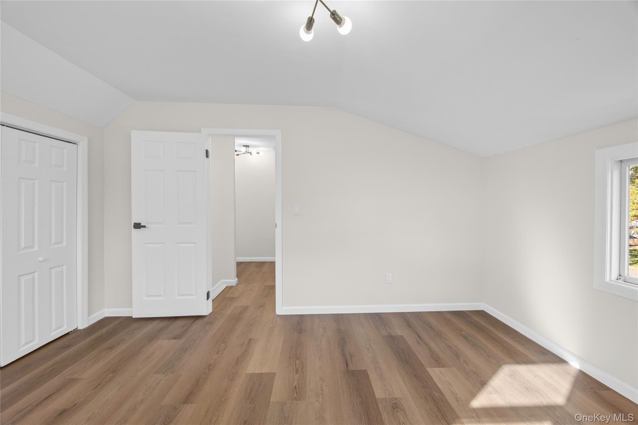 163 Avondale Drive thumbnail 21
