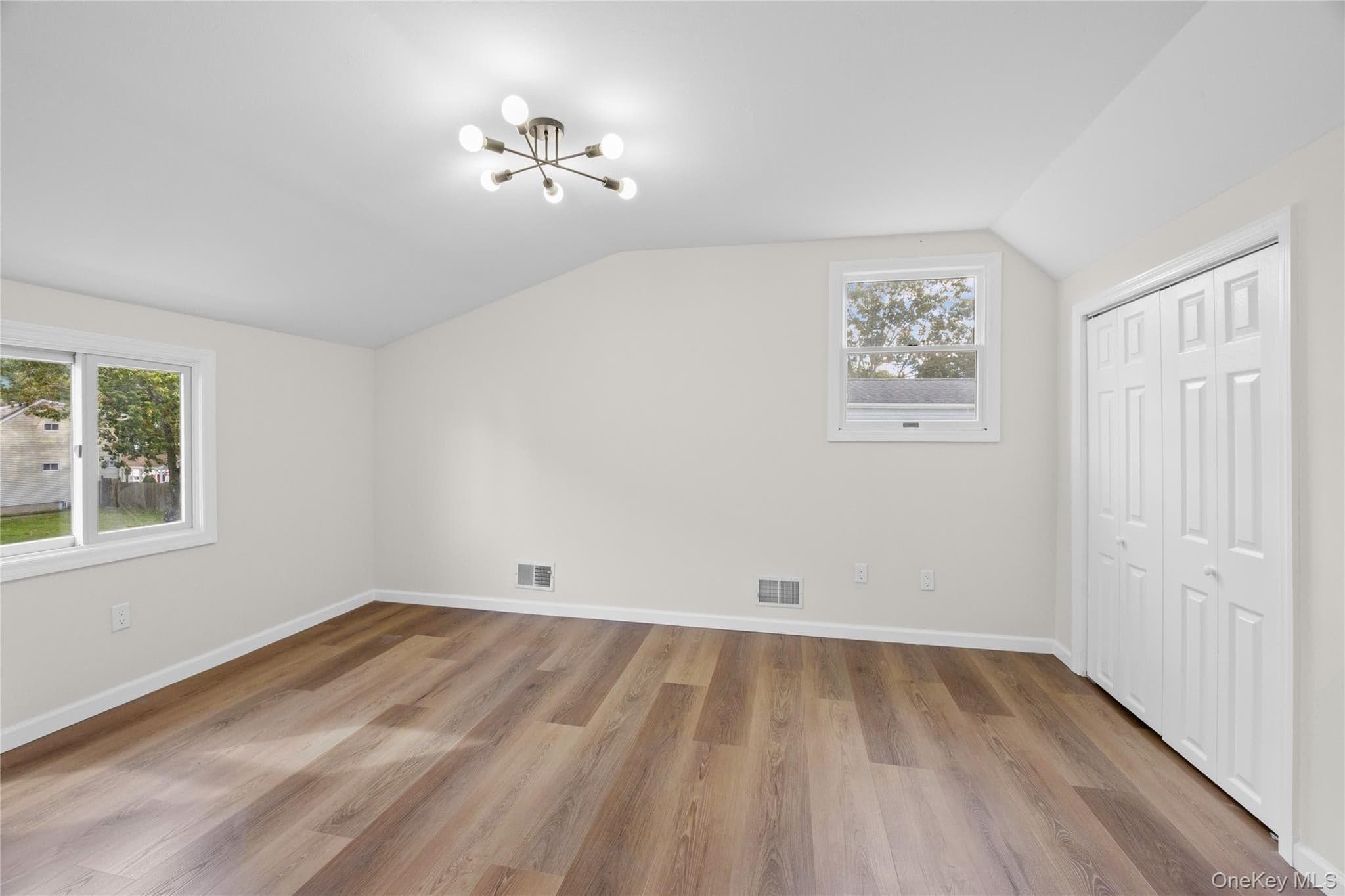 163 Avondale Drive thumbnail 23
