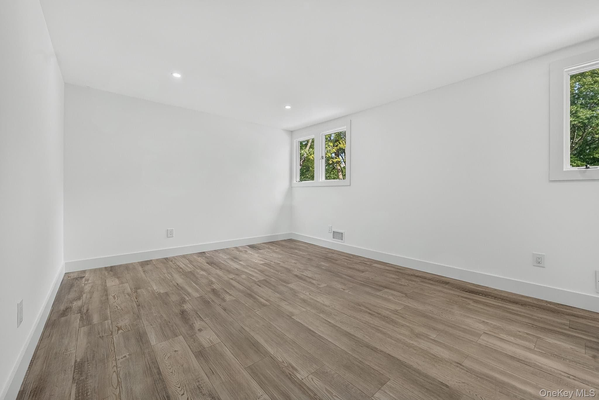 34 Pinelawn Avenue thumbnail 29