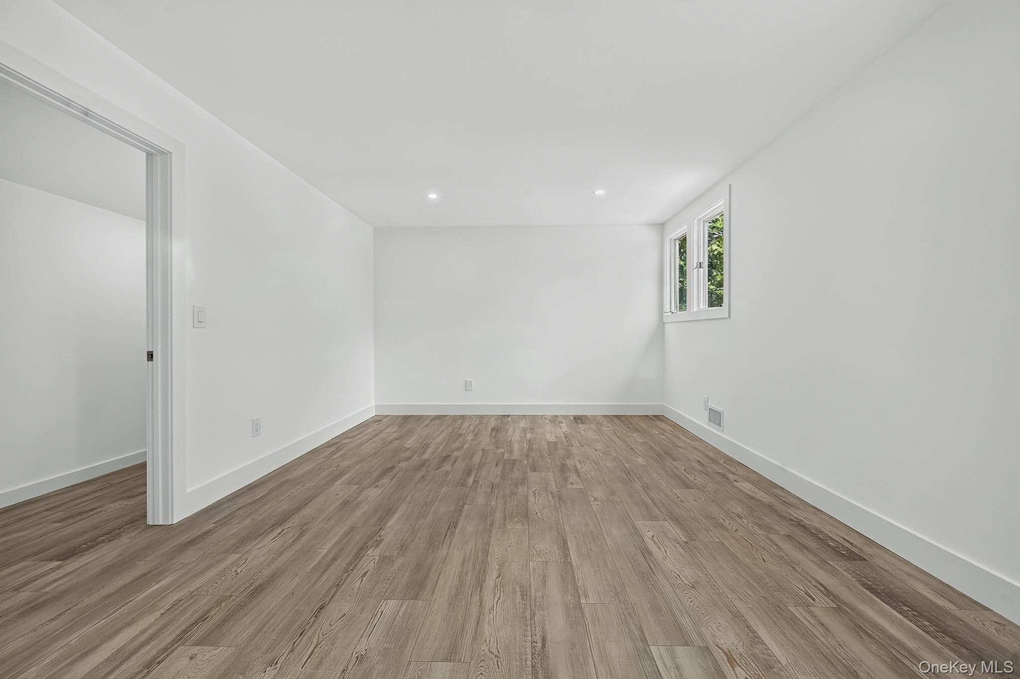 34 Pinelawn Avenue thumbnail 31