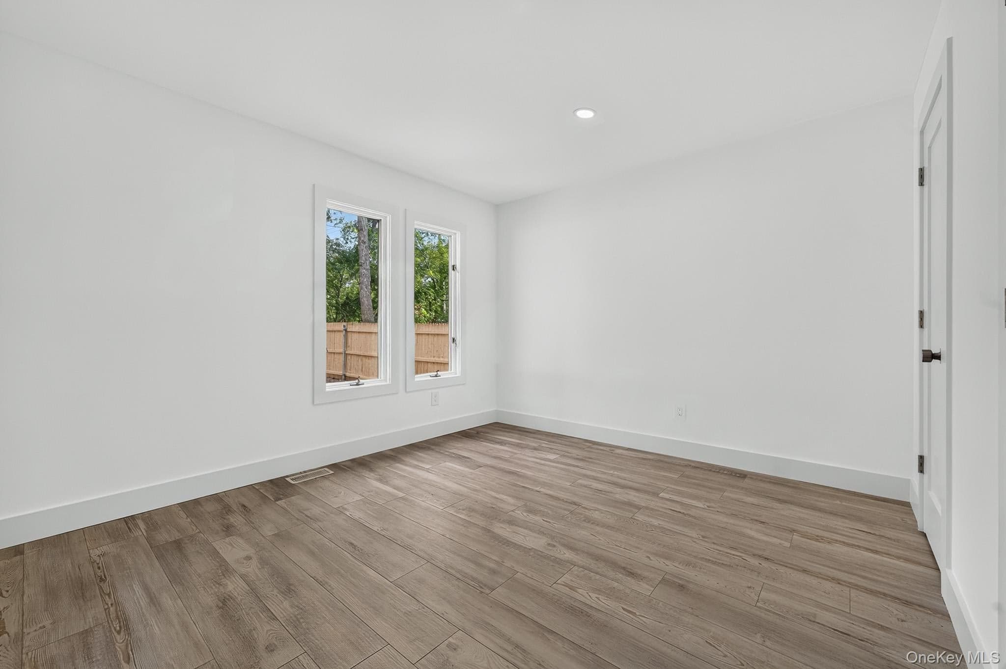 34 Pinelawn Avenue thumbnail 27
