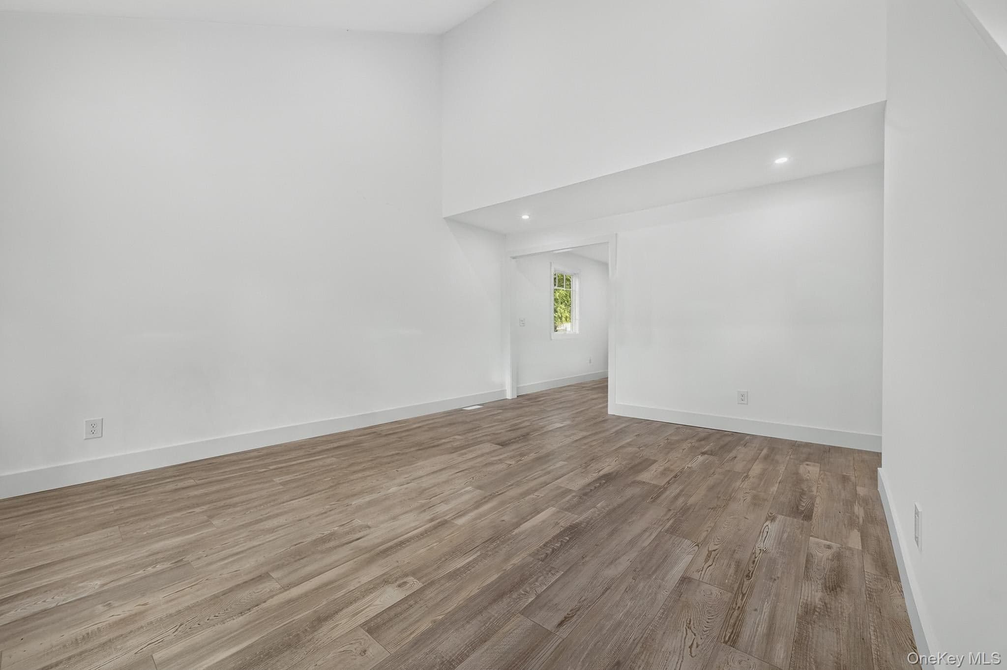 34 Pinelawn Avenue thumbnail 7