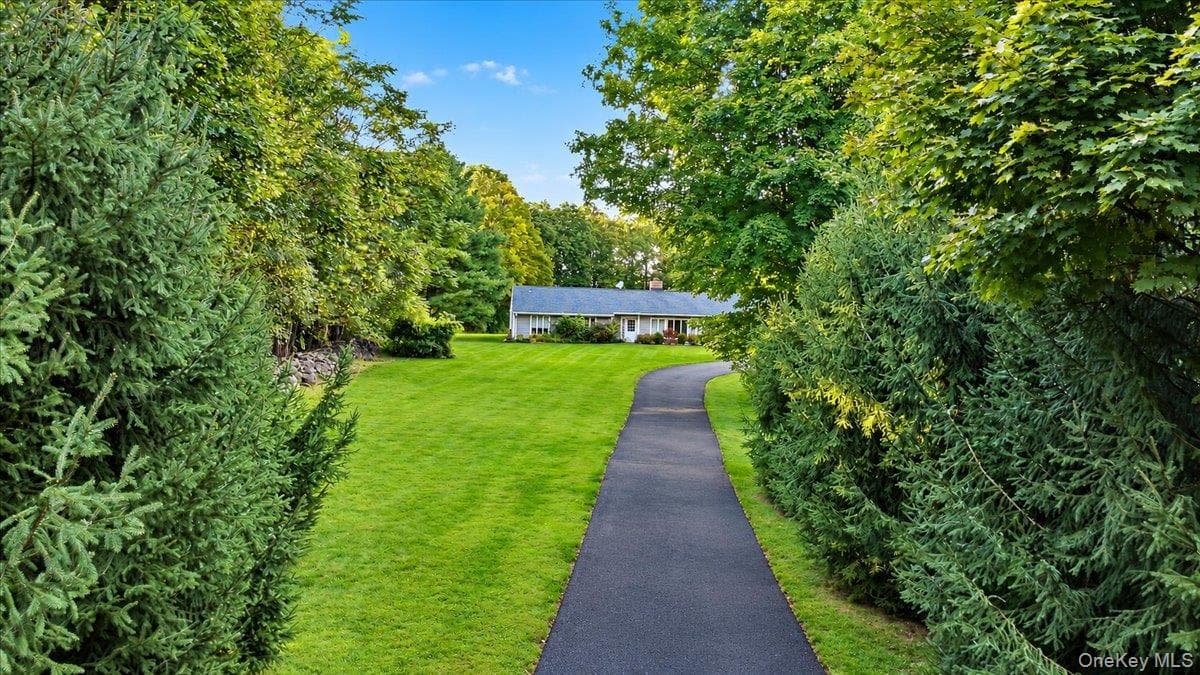 1762 Strawberry Road photo 1