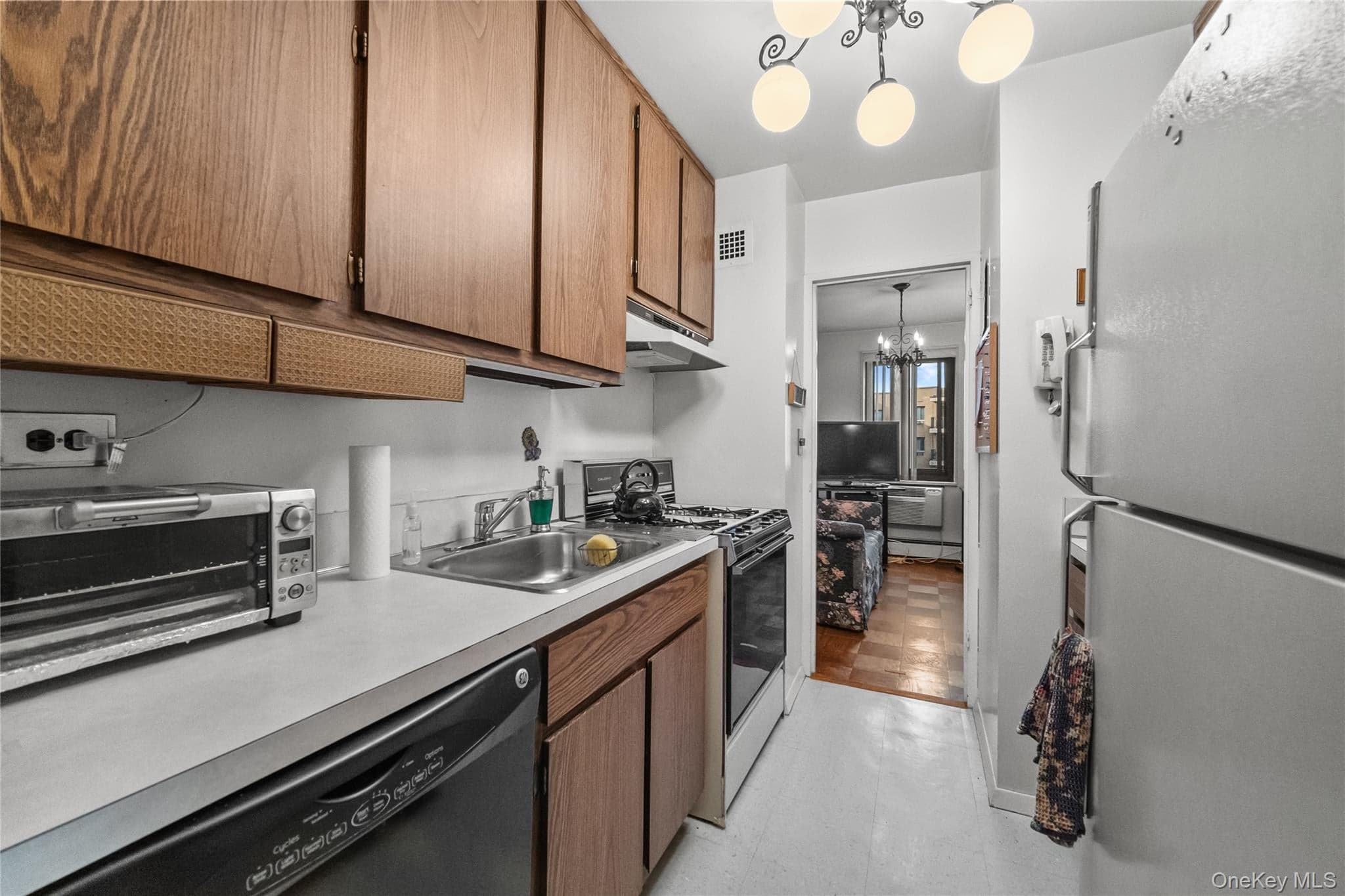 100 E Hartsdale Avenue Unit: 6BE thumbnail 16