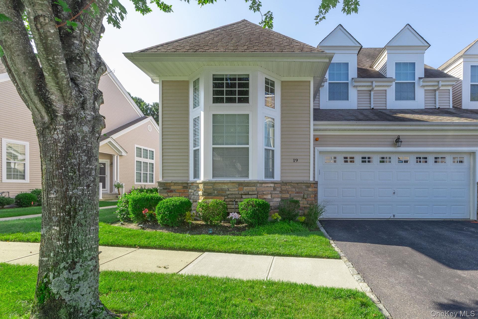 19 Emilie Drive photo 1