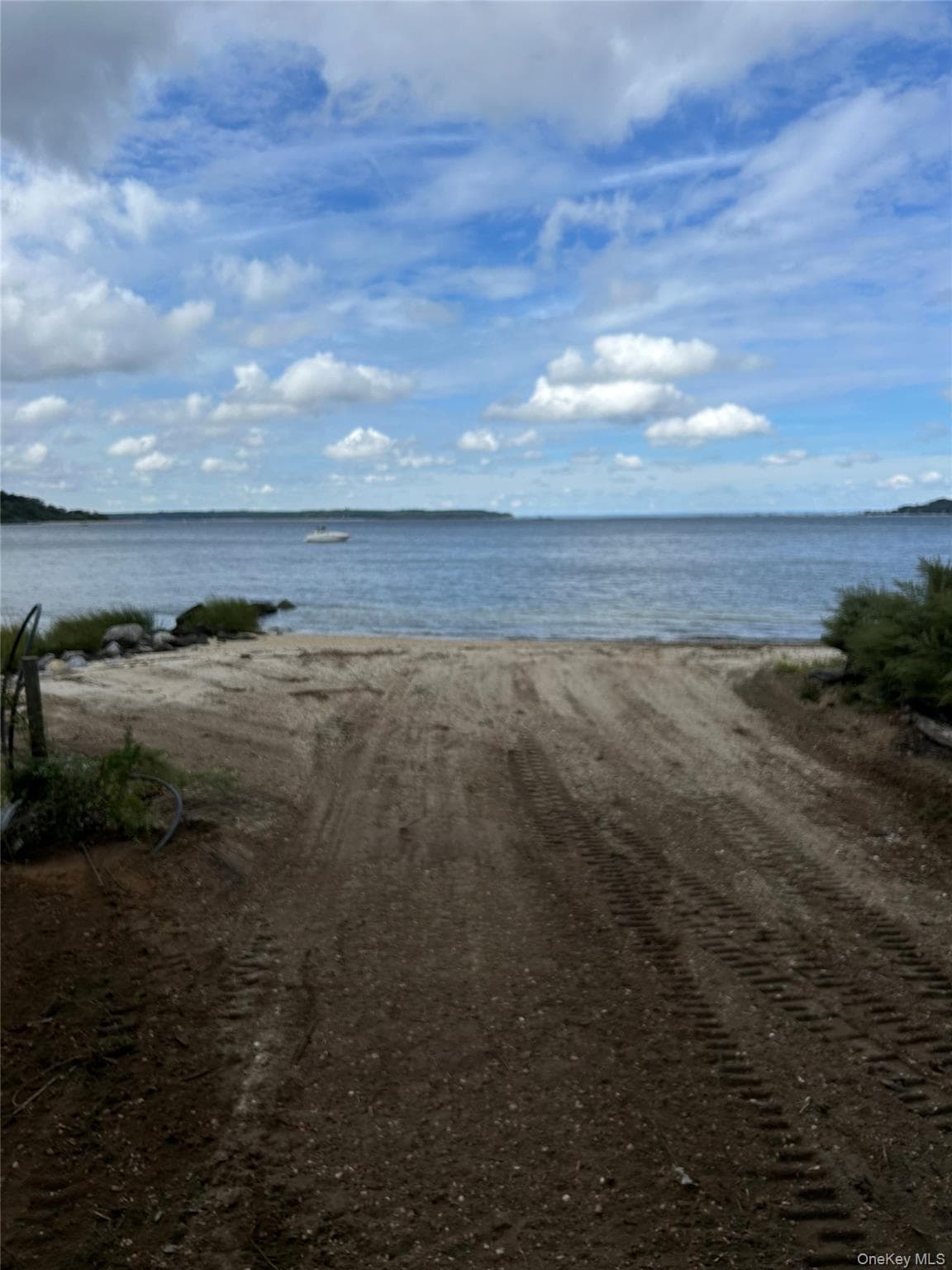Little Neck Road thumbnail 3