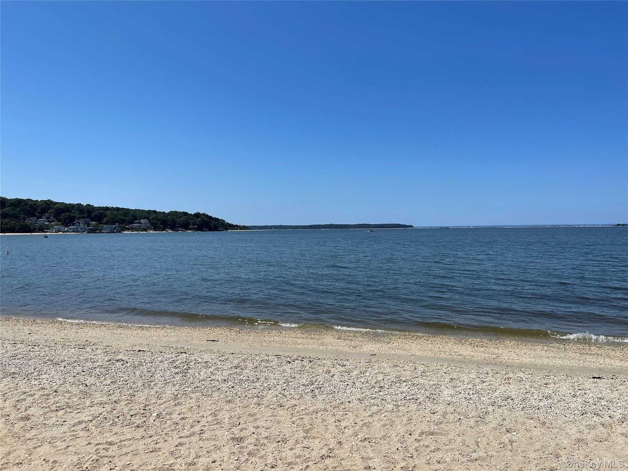 Little Neck Road thumbnail 5