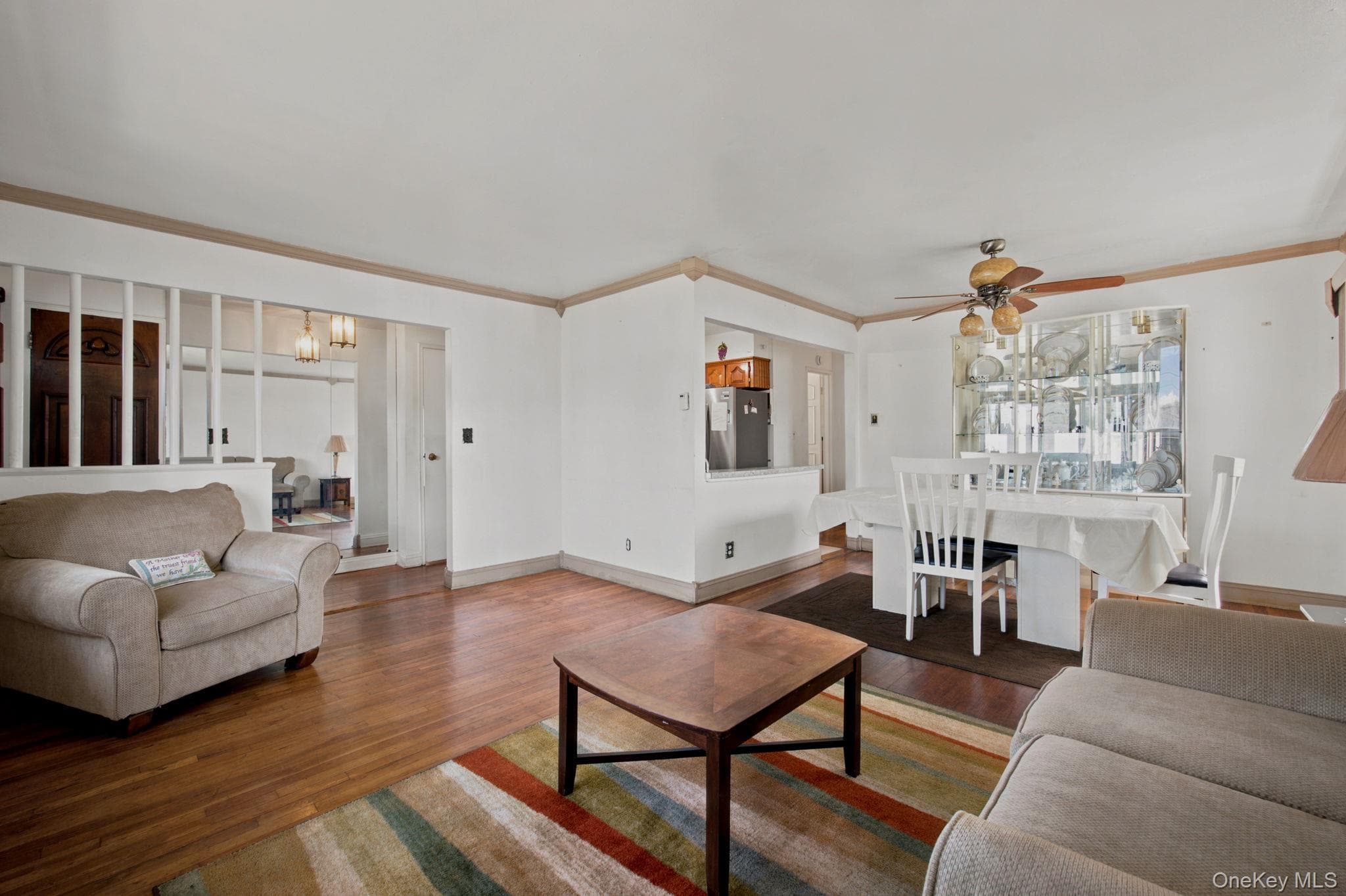 983 Cayuga Road thumbnail 4