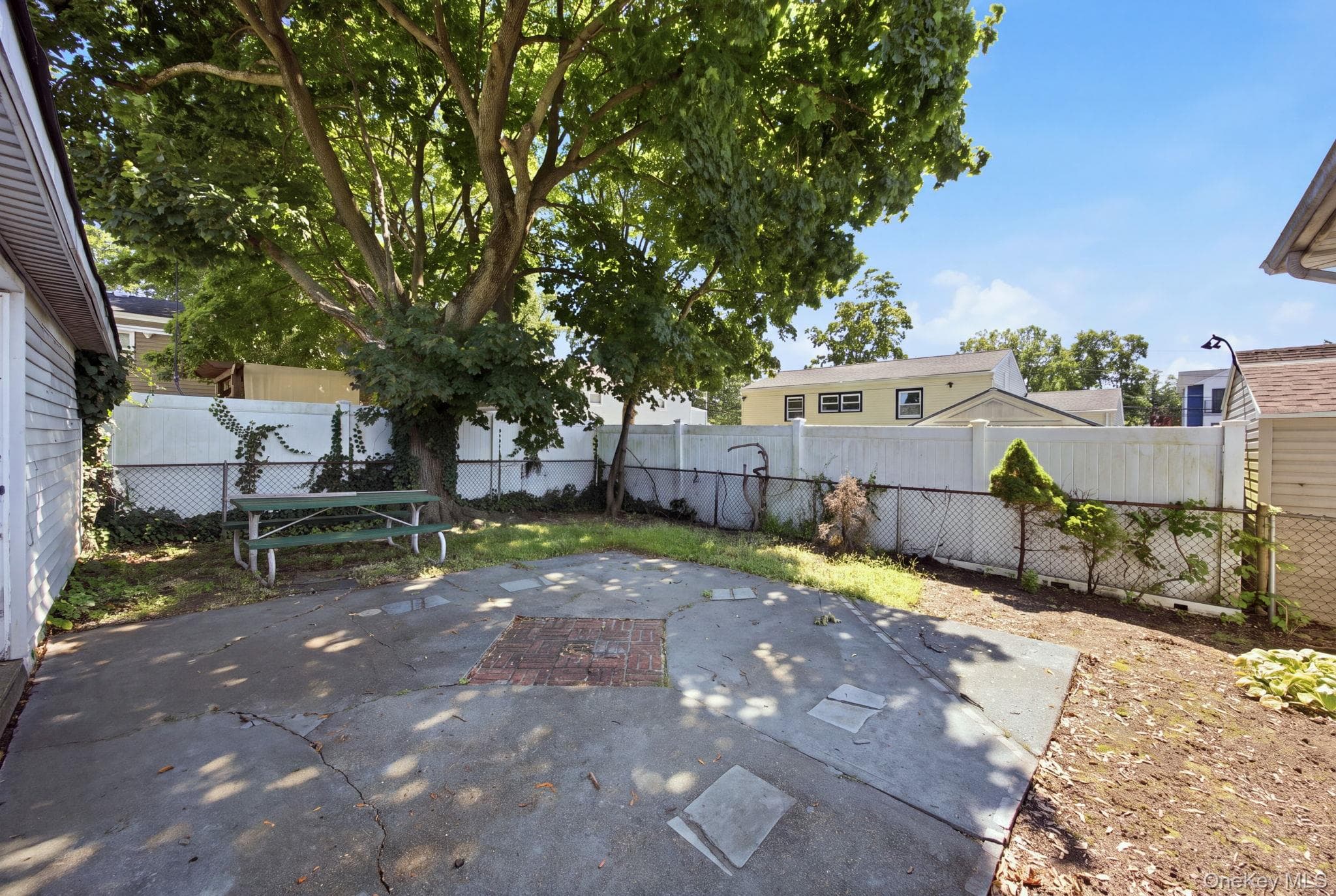 983 Cayuga Road thumbnail 14