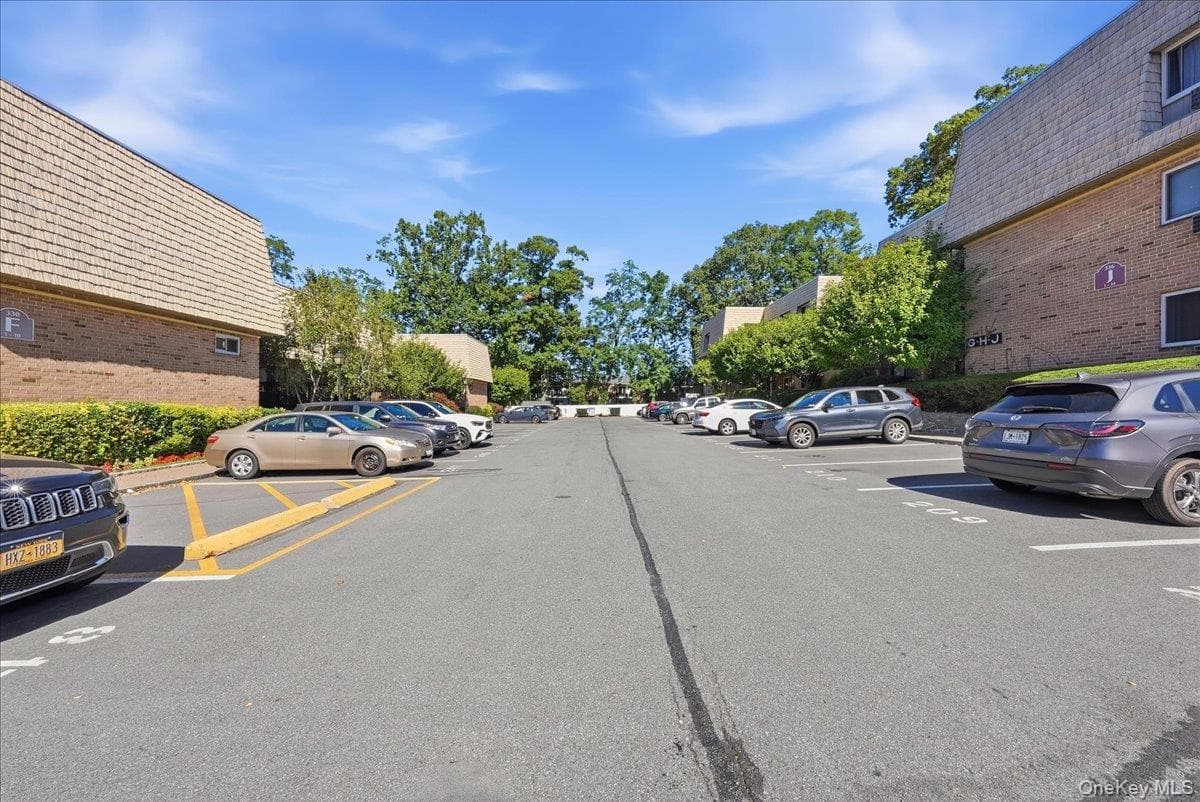 330 Central Park Avenue Unit: F12 thumbnail 24
