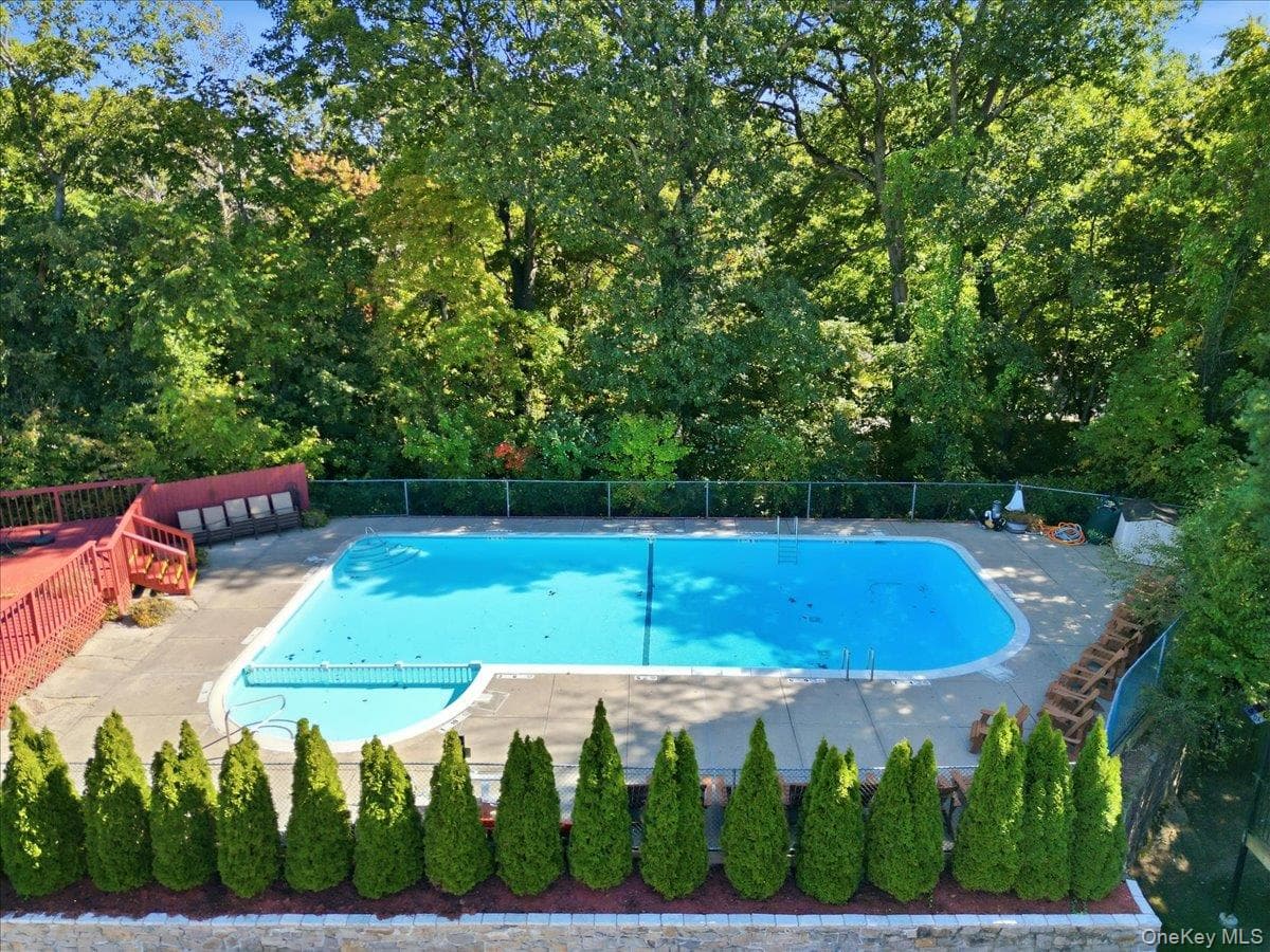 330 Central Park Avenue Unit: F12 thumbnail 16