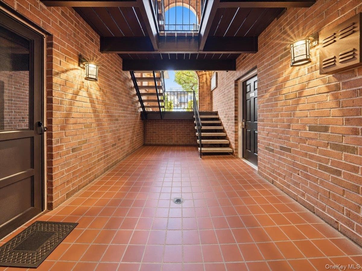 330 Central Park Avenue Unit: F12 thumbnail 32