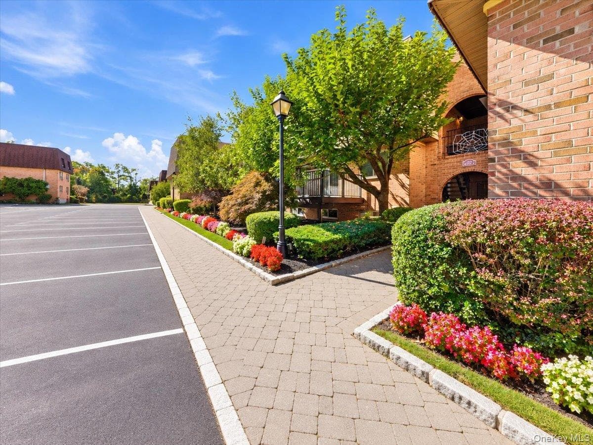 330 Central Park Avenue Unit: F12 thumbnail 35