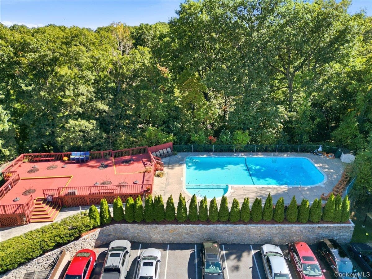 330 Central Park Avenue Unit: F12 thumbnail 15