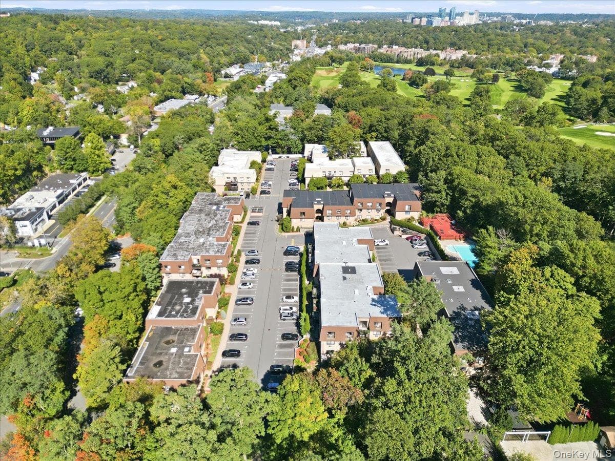 330 Central Park Avenue Unit: F12 thumbnail 18